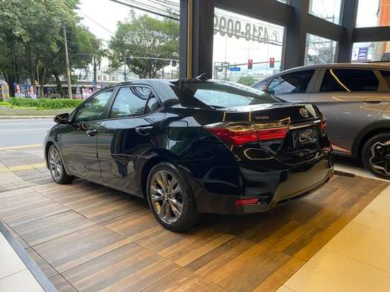 TOYOTA-COROLLA-2018