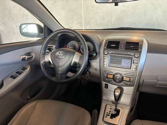 TOYOTA-COROLLA-2013
