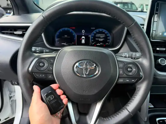 TOYOTA-COROLLA CROSS-2024