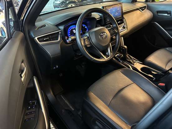 TOYOTA-COROLLA CROSS-2023