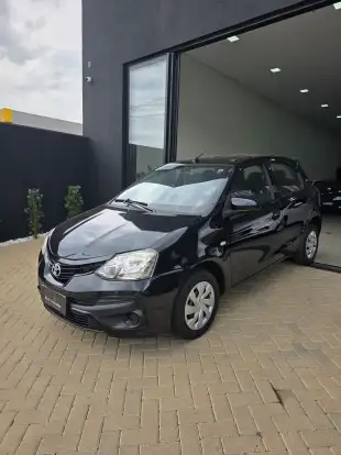 TOYOTA-ETIOS-2017