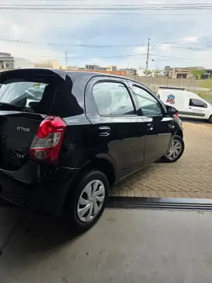 TOYOTA-ETIOS-2017