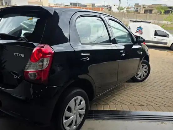 TOYOTA-ETIOS-1.3 X 16V FLEX 4P AUTOMÁTICO TOYOTA-ETIOS-2017