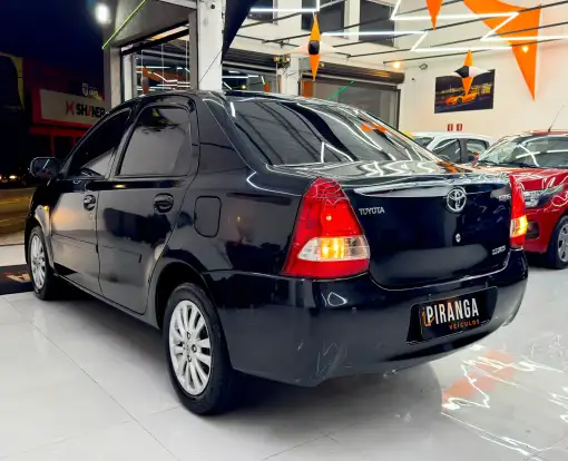 TOYOTA-ETIOS-1.5 XLS SEDAN 16V FLEX 4P MANUAL TOYOTA-ETIOS-2013