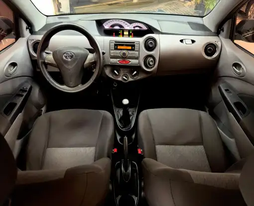 TOYOTA-ETIOS-2013