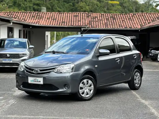TOYOTA-ETIOS-2016