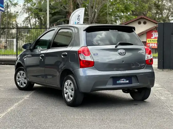 TOYOTA-ETIOS-2016