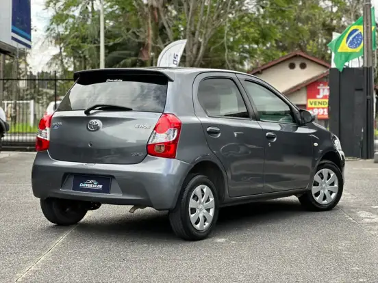 TOYOTA-ETIOS-2016