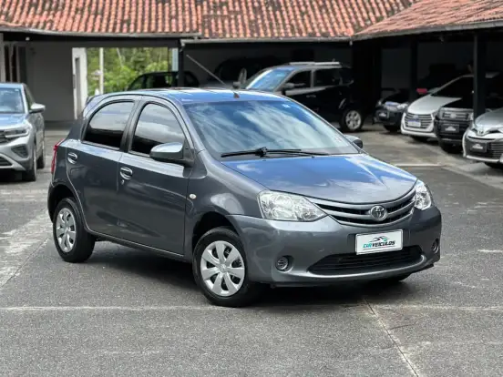 TOYOTA-ETIOS-2016