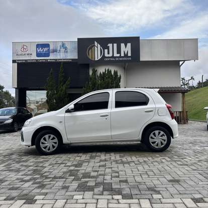 TOYOTA-ETIOS-2017
