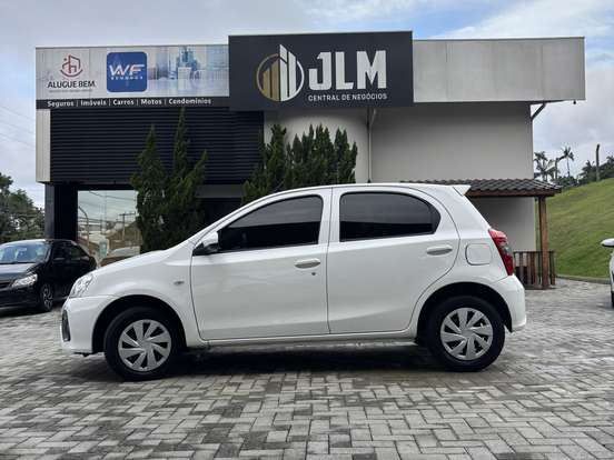 TOYOTA-ETIOS-1.3 X 16V FLEX 4P MANUAL TOYOTA-ETIOS-2017
