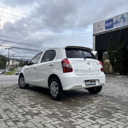 TOYOTA-ETIOS-2017