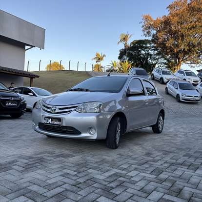 TOYOTA-ETIOS-2016
