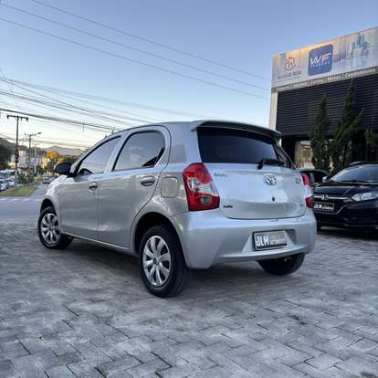 TOYOTA-ETIOS-2016