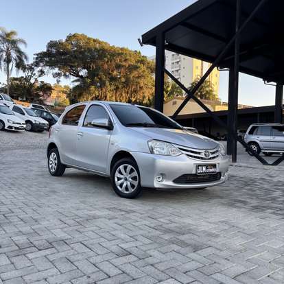 TOYOTA-ETIOS-2016
