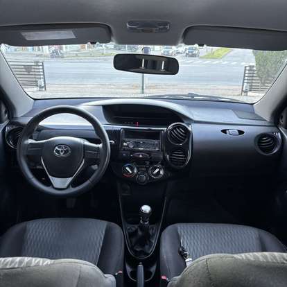 TOYOTA-ETIOS-2016