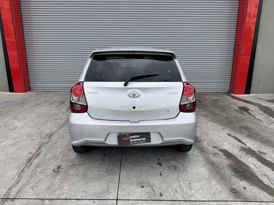 TOYOTA-ETIOS-2019