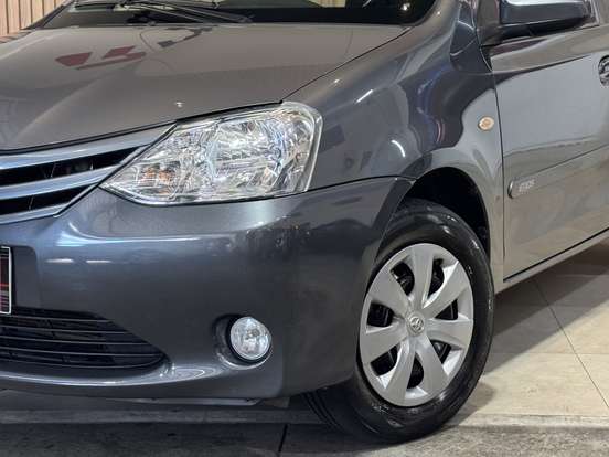 TOYOTA-ETIOS-1.3 X 16V FLEX 4P MANUAL TOYOTA-ETIOS-2014