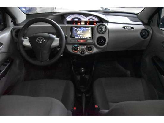 TOYOTA-ETIOS-1.3 XS 16V FLEX 4P MANUAL TOYOTA-ETIOS-2013