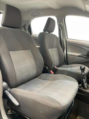 TOYOTA-ETIOS-2013