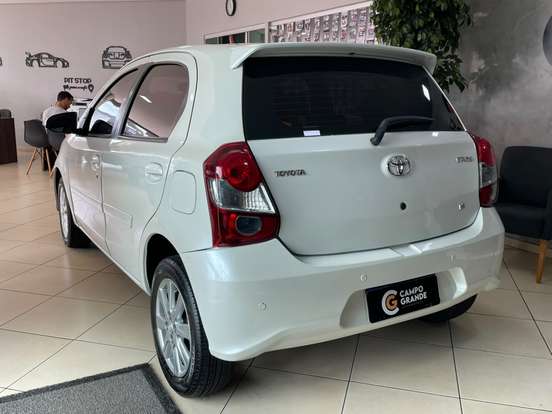 TOYOTA-ETIOS-2018