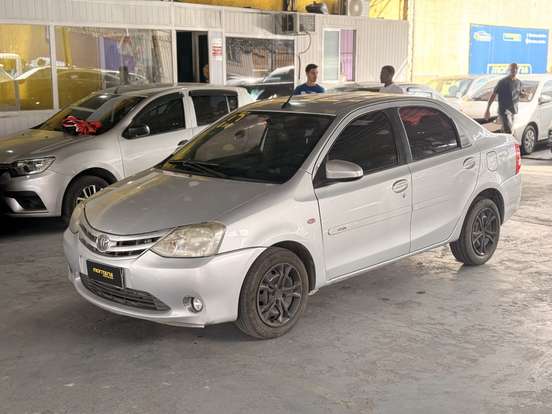 TOYOTA-ETIOS-2016