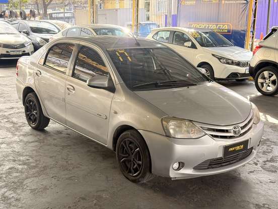 TOYOTA-ETIOS-2016
