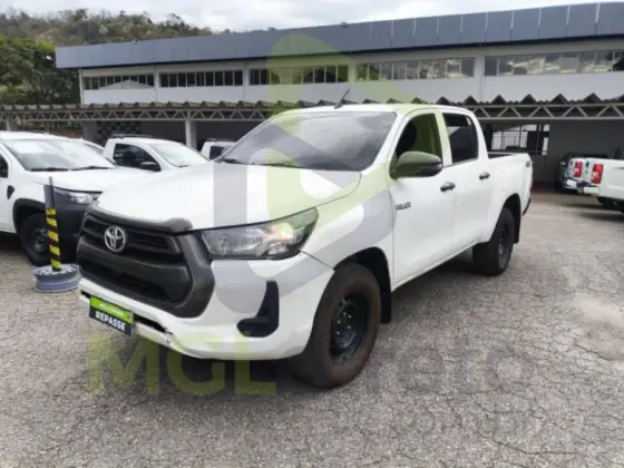 TOYOTA HILUX 2.8 D-4D TURBO DIESEL CD POWER PACK 4X4 MANUAL