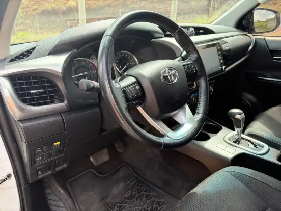 TOYOTA-HILUX-2.8 D-4D TURBO DIESEL CD SR 4X4 AUTOMÁTICO TOYOTA-HILUX-2024