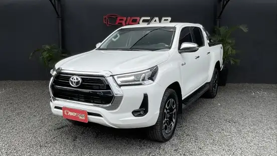 TOYOTA-HILUX-2025