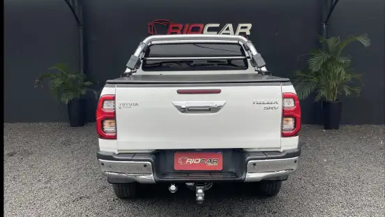 TOYOTA-HILUX-2.8 D-4D TURBO DIESEL CD SRV 4X4 AUTOMÁTICO TOYOTA-HILUX-2025