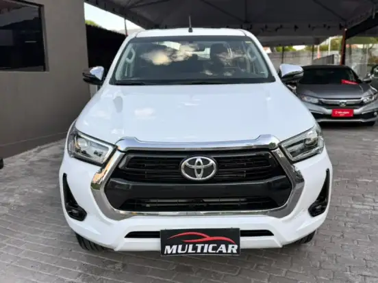 TOYOTA-HILUX-2.8 D-4D TURBO DIESEL CD SRV 4X4 AUTOMÁTICO TOYOTA-HILUX-2023