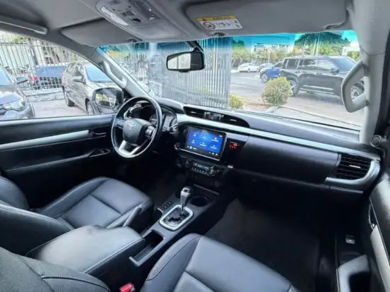 TOYOTA-HILUX-2.8 D-4D TURBO DIESEL CD SRV 4X4 AUTOMÁTICO TOYOTA-HILUX-2023