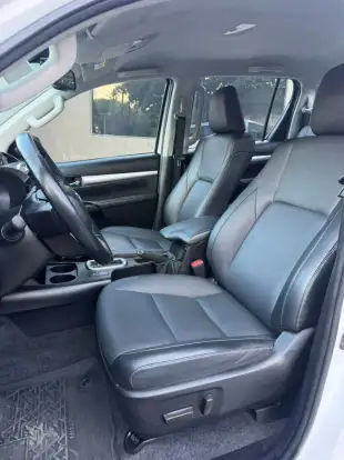TOYOTA-HILUX-2.8 D-4D TURBO DIESEL CD SRV 4X4 AUTOMÁTICO TOYOTA-HILUX-2023