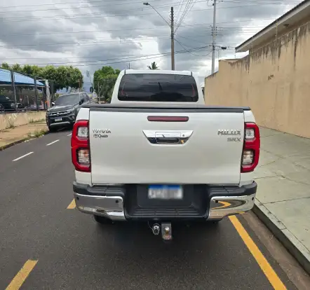 TOYOTA-HILUX-2022