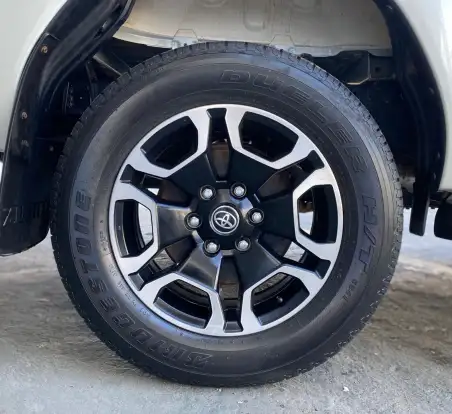 TOYOTA-HILUX-2.8 D-4D TURBO DIESEL CD SRX 4X4 AUTOMÁTICO TOYOTA-HILUX-2021