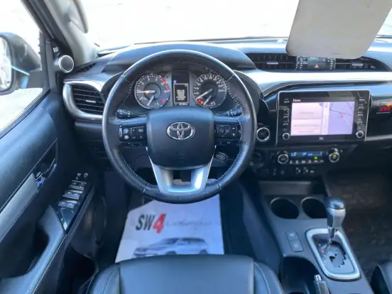TOYOTA-HILUX-2.8 D-4D TURBO DIESEL CD SRX 4X4 AUTOMÁTICO TOYOTA-HILUX-2021