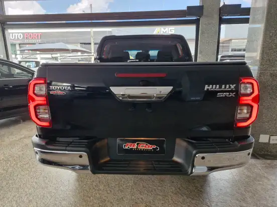 TOYOTA-HILUX-2024