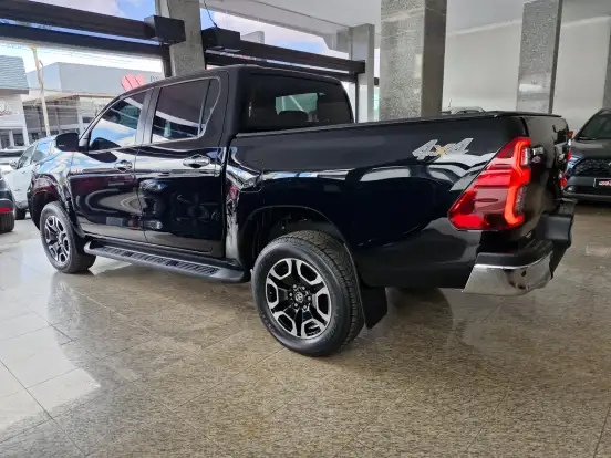 TOYOTA-HILUX-2024