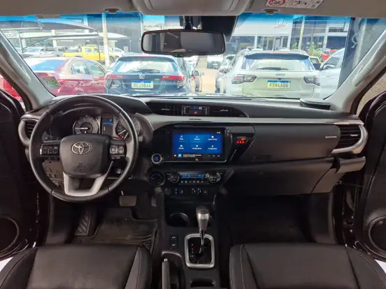 TOYOTA-HILUX-2024