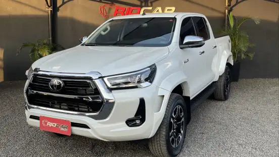TOYOTA-HILUX-2024