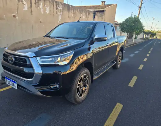 TOYOTA-HILUX-2022