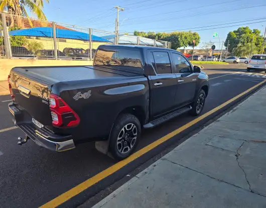 TOYOTA-HILUX-2022