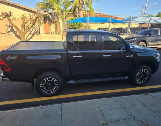 TOYOTA-HILUX-2.8 D-4D TURBO DIESEL CD SRX LIMITED 4X4 AUTOMÁTICO TOYOTA-HILUX-2022