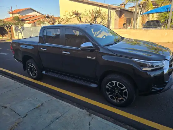 TOYOTA-HILUX-2.8 D-4D TURBO DIESEL CD SRX LIMITED 4X4 AUTOMÁTICO TOYOTA-HILUX-2022