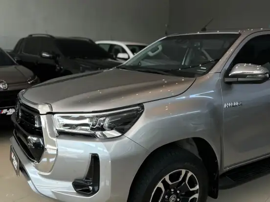 TOYOTA-HILUX-2.8 D-4D TURBO DIESEL CD SRX LIMITED 4X4 AUTOMÁTICO TOYOTA-HILUX-2022