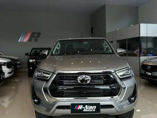 TOYOTA-HILUX-2.8 D-4D TURBO DIESEL CD SRX LIMITED 4X4 AUTOMÁTICO TOYOTA-HILUX-2022