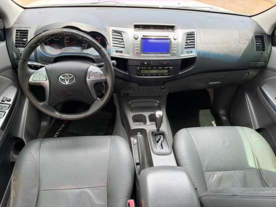 TOYOTA-HILUX-2.7 SRV 4X2 CD 16V FLEX 4P AUTOMÁTICO TOYOTA-HILUX-2015
