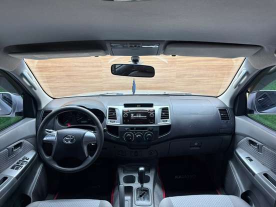 TOYOTA-HILUX-2.7 SRV 4X4 CD 16V FLEX 4P AUTOMÁTICO TOYOTA-HILUX-2014