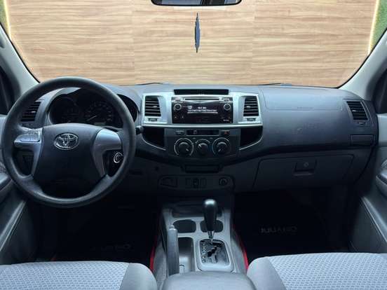 TOYOTA-HILUX-2014